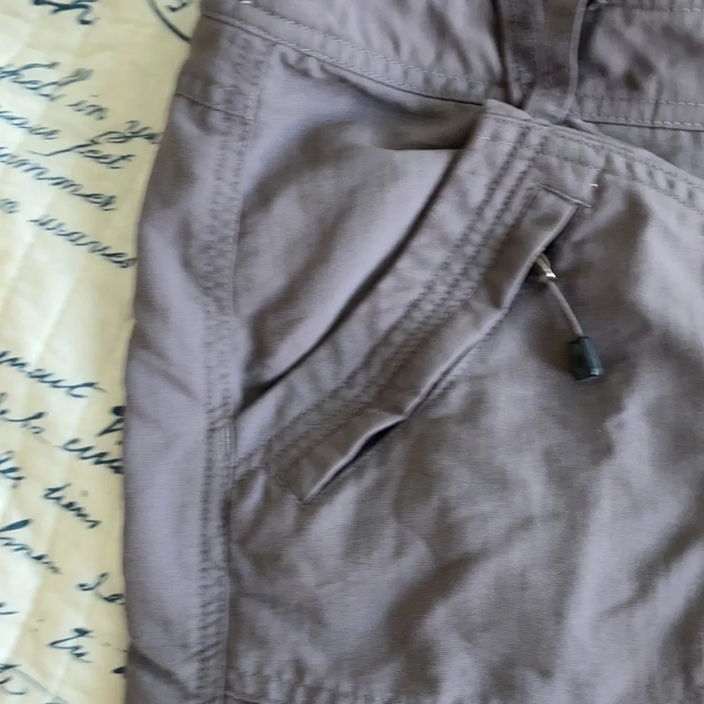 The North Face Hiking Trail Shorts Taupe Brown Gray Zip Pocket Size 8 EUC